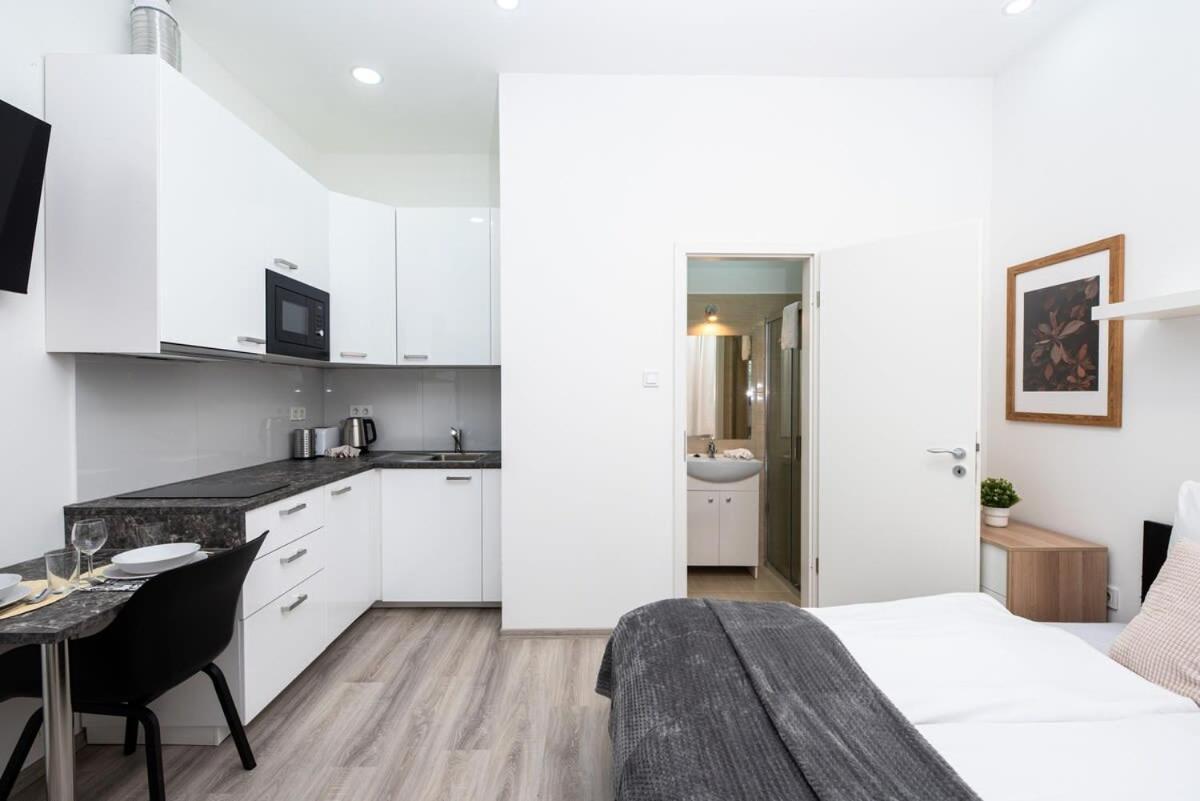 Extra Central - New - Charming Studio Budapeste Exterior foto