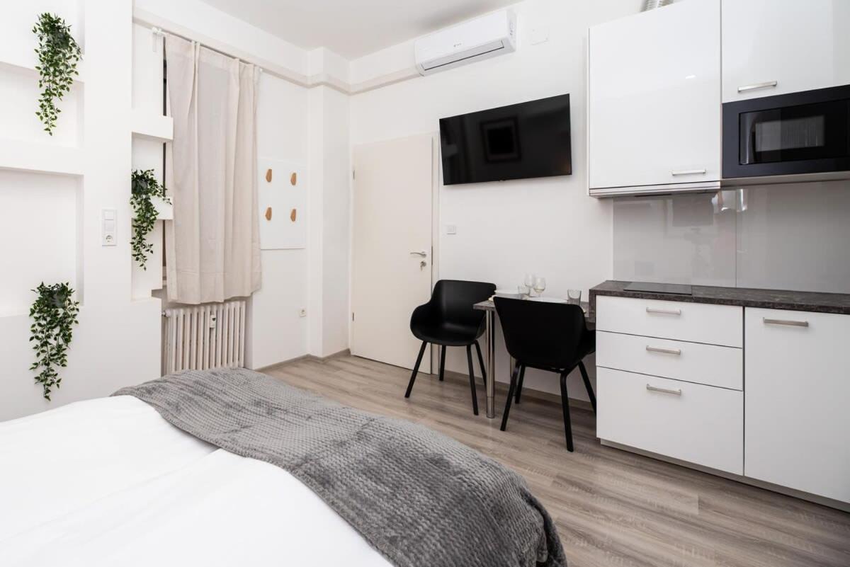 Extra Central - New - Charming Studio Budapeste Exterior foto
